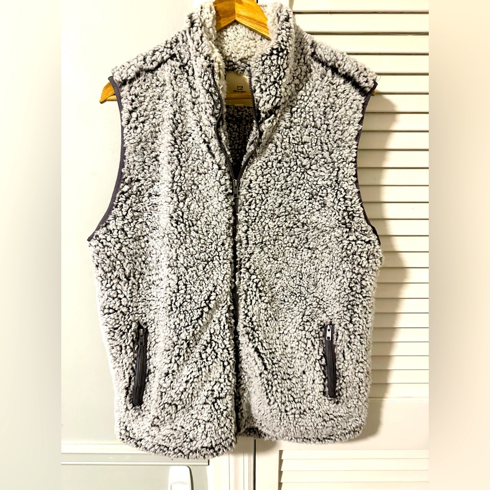 Thread & Supply Sherpa Vest Womens Size Large like new